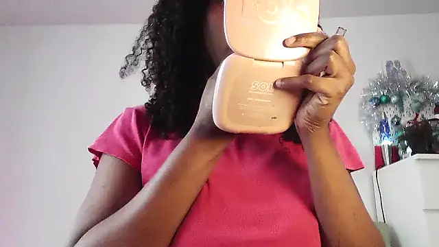 Snapshot of SparklingSoleil chatting on 12/22/25, 05:10 SparklingSoleil online show from 12/22/25, 05:10