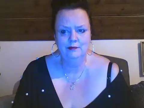 TiffanyMature online show from 04/16/26, 08:20