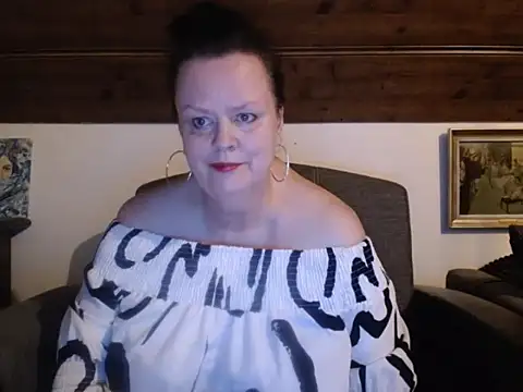Snapshot of TiffanyMature chatting on 06/27/26, 08:03 TiffanyMature online show from 06/27/26, 08:03