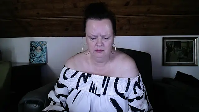 Snapshot of TiffanyMature chatting on 06/30/26, 10:27 TiffanyMature online show from 06/30/26, 10:27