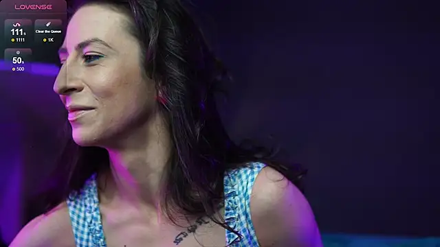 Snapshot of RubyRosa chatting on 10/17/25, 10:01 RubyRosa online show from 10/17/25, 10:01