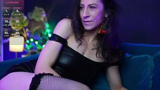 Snapshot of RubyRosa chatting on 10/18/25, 09:48 RubyRosa online show from 10/18/25, 09:48