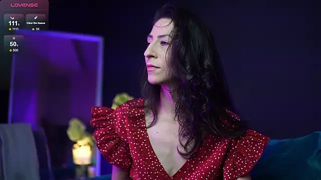 Snapshot of RubyRosa chatting on 10/21/25, 10:32 RubyRosa online show from 10/21/25, 10:32