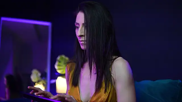 Snapshot of RubyRosa chatting on 10/26/25, 10:25 RubyRosa online show from 10/26/25, 10:25