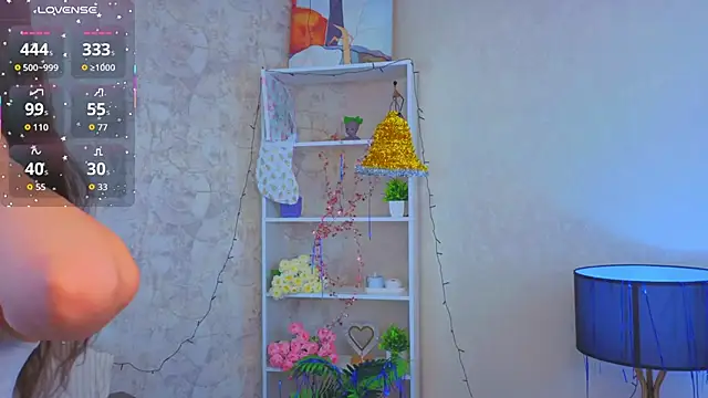 GiseleLamos online show from 12/15/25, 03:22