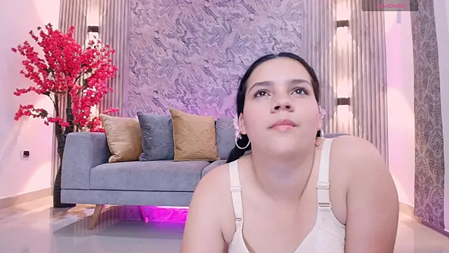 Snapshot of karlie_small chatting on 09/12/25, 07:47 karlie small online show from 09/12/25, 07:47