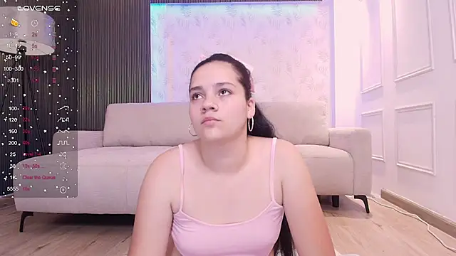 Snapshot of karlie_small chatting on 10/02/25, 07:54 karlie small online show from 10/02/25, 07:54