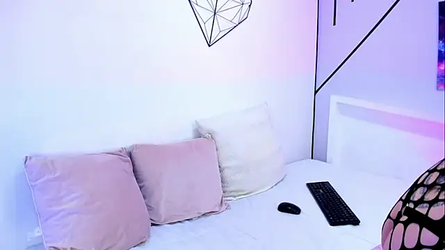 BianncaRibeiro online show from 09/24/25, 02:20