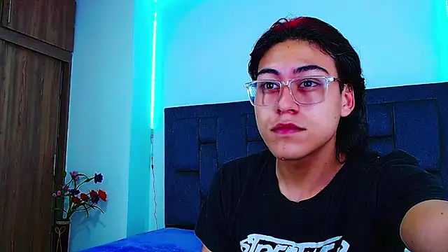 dirty model online show from 10/03/25, 04:20