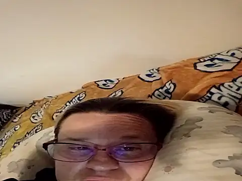 Snapshot of PremiumKitty chatting on 10/02/25, 04:08 PremiumKitty online show from 10/02/25, 04:08