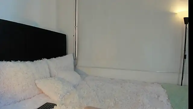 LunaVelvet777 online show from 02/10/26, 05:39