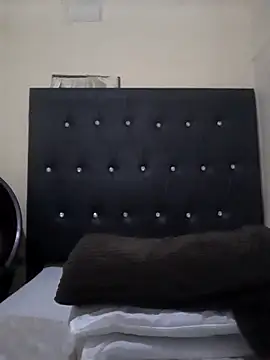 PRINCESSEMELXX93 online show from 01/06/26, 02:59