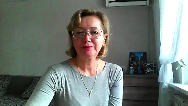 Snapshot of IrynaMolbertx chatting on 10/11/25, 08:13 IrynaMolbertx online show from 10/11/25, 08:13