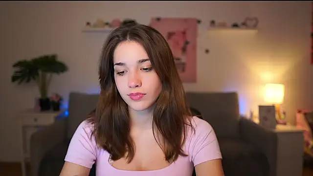 kissie cat online show from 12/16/25, 07:19