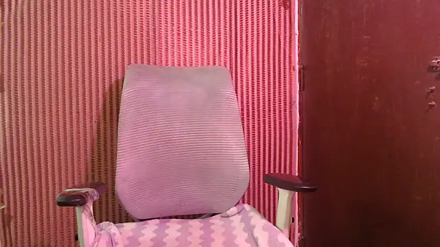 Snapshot of Samiksha- chatting on 07/04/26, 07:42 Samiksha- online show from 07/04/26, 07:42
