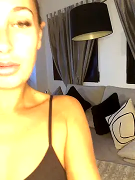 Rosieredxox online show from 09/30/25, 03:44