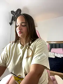 Andrea-Lu online show from 09/30/25, 02:38