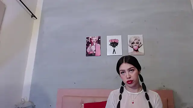 Olivia Spear online show from 10/18/25, 12:17