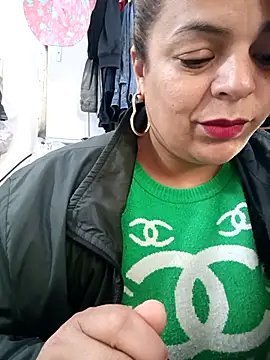 Mia-Glow online show from 11/09/25, 03:10