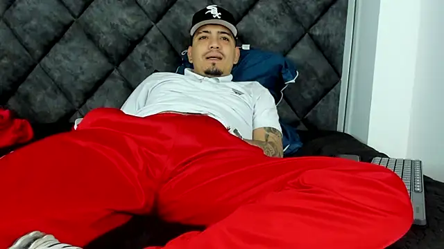 OwenStonne  online show from 11/12/25, 12:27