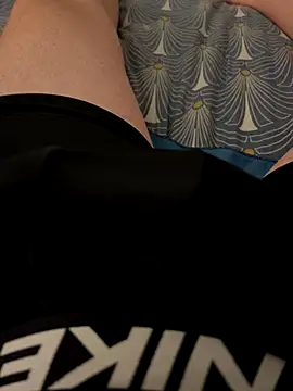 Snapshot of T0To_ chatting on 12/17/25, 06:14 T0To online show from 12/17/25, 06:14