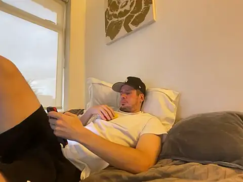 shyandchilling online show from 10/03/25, 05:10