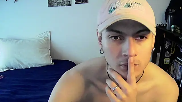 Snapshot of Dioniso_guy8 chatting on 09/30/25, 02:33 Dioniso guy8 online show from 09/30/25, 02:33