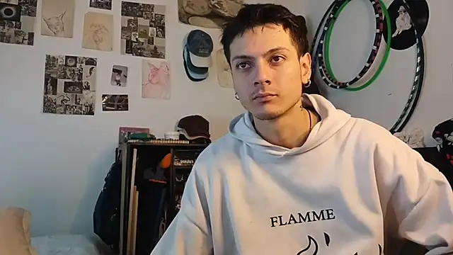 Snapshot of Dioniso_guy8 chatting on 10/06/25, 04:59 Dioniso guy8 online show from 10/06/25, 04:59