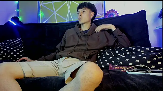 Snapshot of Dioniso_guy8 chatting on 02/25/26, 07:45 Dioniso guy8 online show from 02/25/26, 07:45