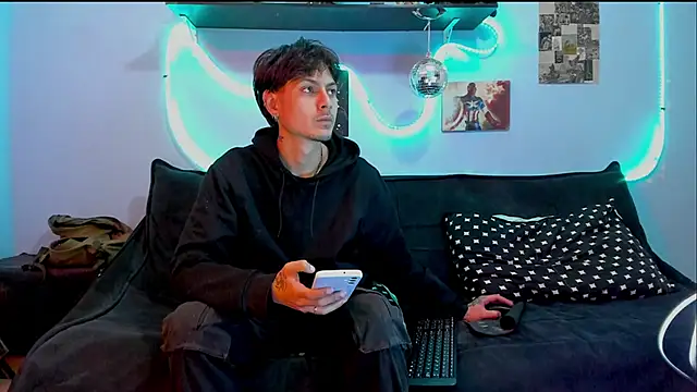 Dioniso guy8 online show from 04/21/26, 08:12