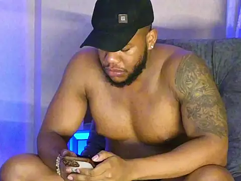 Snapshot of BenjaminCol_ chatting on 09/26/25, 09:46 BenjaminCol online show from 09/26/25, 09:46