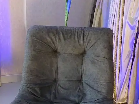 Snapshot of BenjaminCol_ chatting on 10/11/25, 12:54 BenjaminCol online show from 10/11/25, 12:54