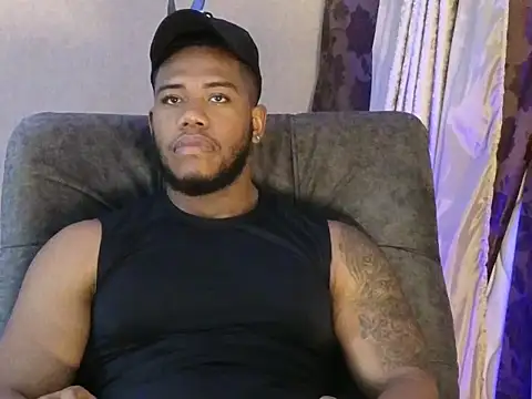 Snapshot of BenjaminCol_ chatting on 10/16/25, 12:11 BenjaminCol online show from 10/16/25, 12:11