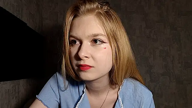 LiaVibes online show from 10/14/25, 07:53