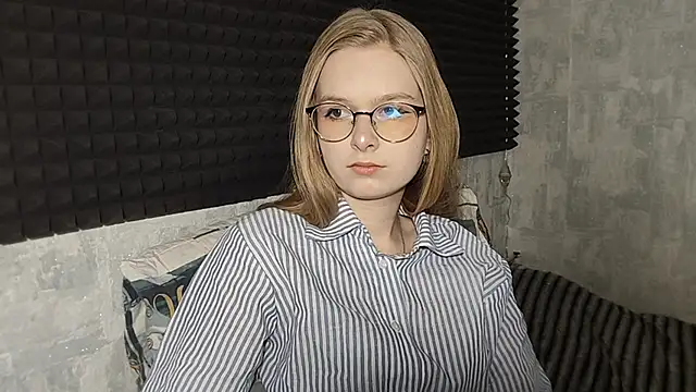 LiaVibes online show from 03/06/26, 05:37