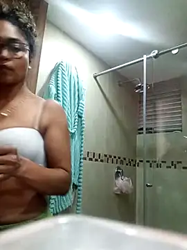 BiiancaEstradaa online show from 09/18/25, 09:39