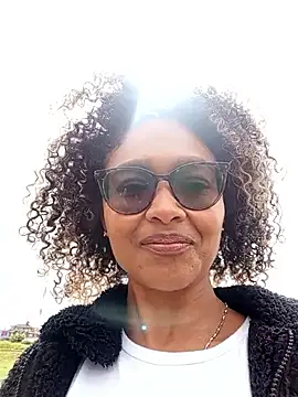 BiiancaEstradaa online show from 10/03/25, 07:11