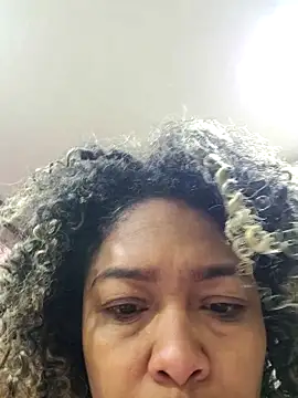 BiiancaEstradaa online show from 10/22/25, 02:17