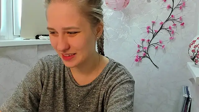 sofamuffin online show from 04/14/26, 08:20