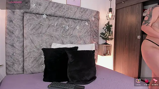 Seraphyne666 online show from 12/22/25, 07:22