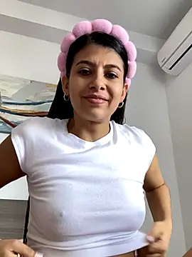 Lenapink19 online show from 10/18/25, 08:42