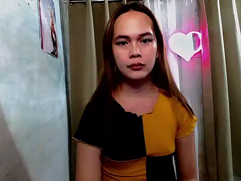 Snapshot of sweetsassyxx chatting on 09/15/25, 05:46 sweetsassyxx online show from 09/15/25, 05:46