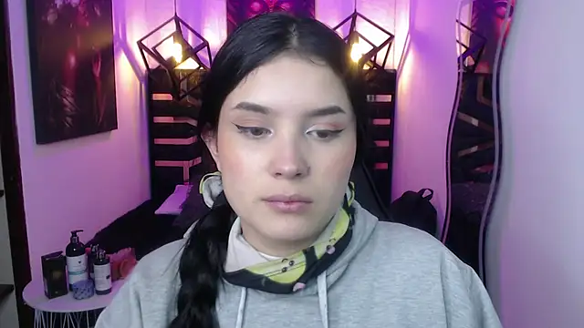 Natalie loffreda online show from 05/05/26, 08:17