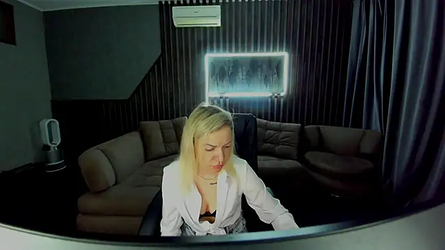 Anna Snows online show from 10/13/25, 05:40