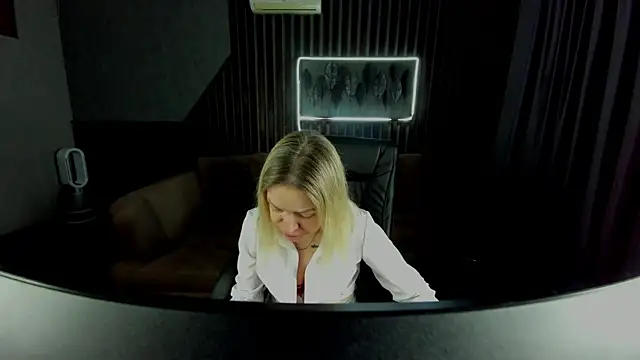 Anna Snows online show from 12/14/25, 06:30