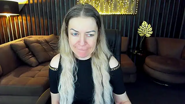 Anna Snows online show from 05/17/26, 05:27