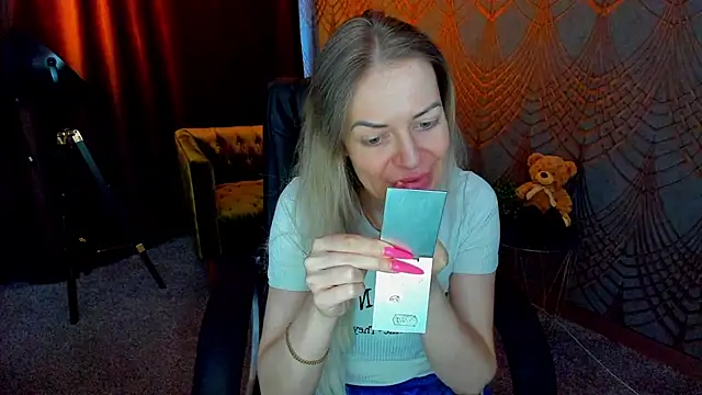 Anna Snows online show from 06/01/26, 05:42