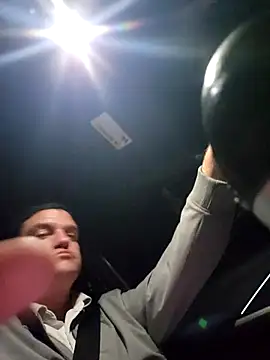 Snapshot of cumitted chatting on 11/11/25, 04:12 cumitted online show from 11/11/25, 04:12