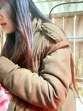 PhanHaa online show from 11/27/25, 12:24