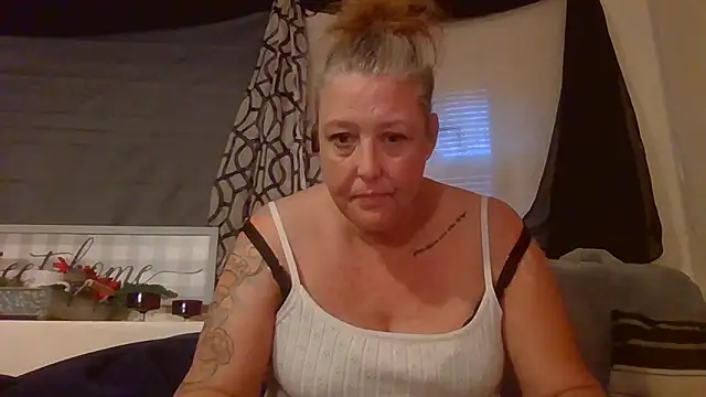 HotRedYeag online show from 11/10/25, 12:15